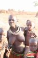 南スーダン半裸の女性